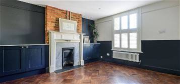 Maisonette to rent in Quarry Street, Guildford GU1