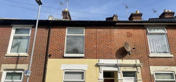 5 bedroom terraced house