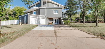 5100 Burr Oaks Rd, Oklahoma City, OK 73105