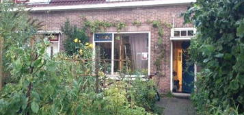 Twee kamers in 1 huis (vr. huurder!)