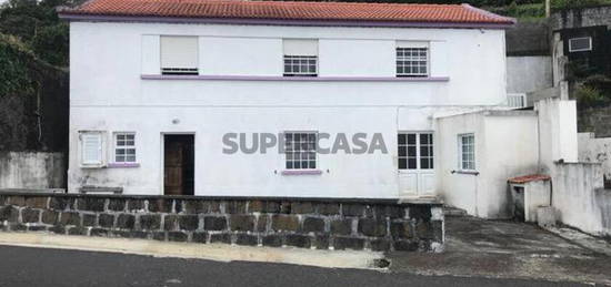 Apartamento T1 com VISTA MAR na Calheta ilha de São Jorge