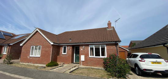 Detached bungalow to rent in Suncrest Rise, Stowmarket IP14