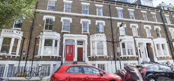 Flat to rent in Gratton Road, London W14