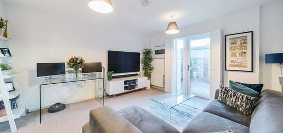 Flat for sale in Trevelyan Road, Tooting, London SW17