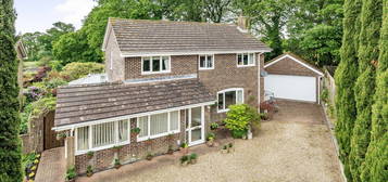 4 bed detached house for sale