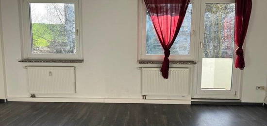 Hübsche 2 Raumwohnung mit EBK und Balkon im Grünen