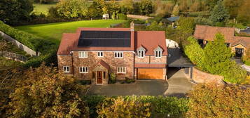 5 bed detached house for sale