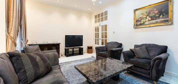 4 bedroom flat to rent