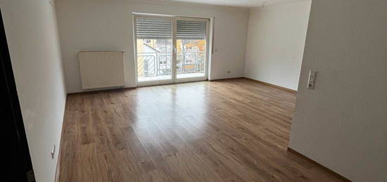 3 Zimmer Wohnung mit Balkon und Tiefgaragenplatz