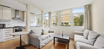 Maisonette to rent in Old Market Square, Columbia Road, Shoreditch E2