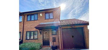 End terrace house to rent in Wasdale Gardens, Peterborough PE4