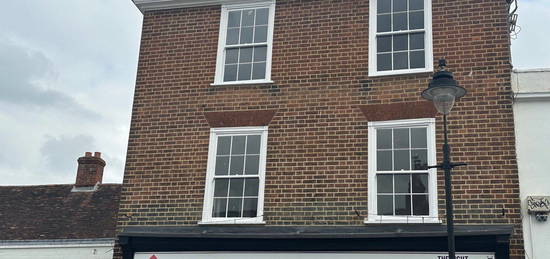 Flat to rent in Court Street, Faversham ME13