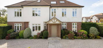 6 bedroom detached house for sale