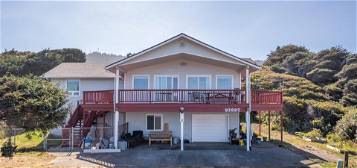 93997 Pebble Pl, Gold Beach, OR 97444