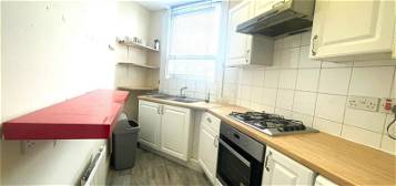 Flat to rent in Manor Park Road, London NW10
