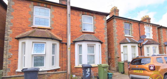 Semi-detached house to rent in Sycamore Road, Guildford GU1