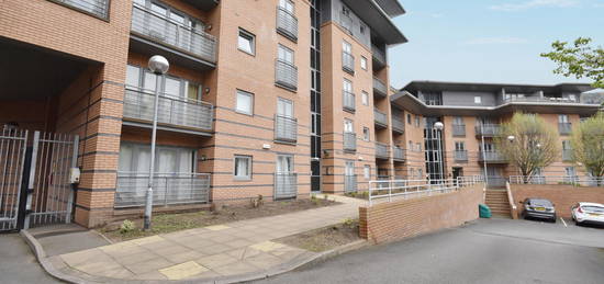 Flat to rent in Riley House, Coventry CV1