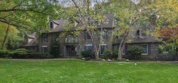 1 Deer Trl, Franklin Lakes, NJ 07417