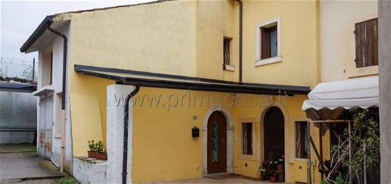 Casa indipendente in vendita in via Don Francesco Oliboni, 21