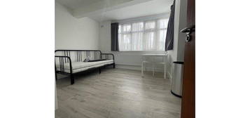 Studio to rent in Empire Avenue, London N18