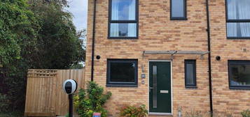 2 bed end terrace house to rent