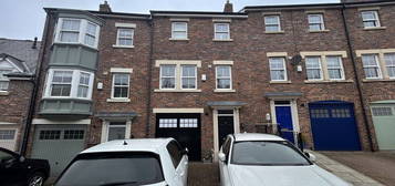 4 bed town house for sale