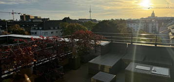 Lichtdurchflutete Dachterrassen-Wohnung zentral in den Quadraten