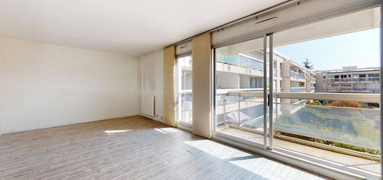 Appartement 3 pièces avec balcon et parking - 83m2 - Bailly (78)