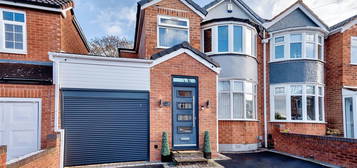 3 bed semi-detached house for sale