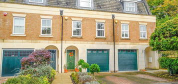 4 bed town house for sale