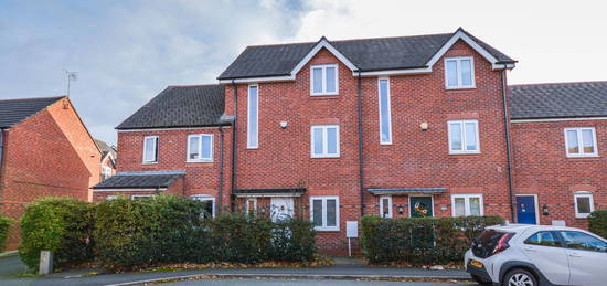 Town house to rent in Riverbrook Road, West Timperley, Altrincham WA14