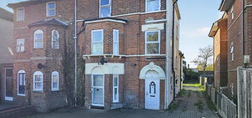 2 bed flat to rent