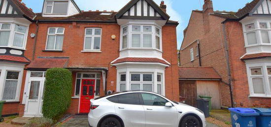 5 bedroom semi-detached house for sale