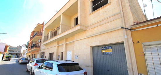 Chalet adosado en venta en calle del Sol, 7