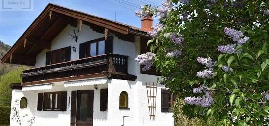 charmantes Landhaus mit Berg- und Weitblick in Kreuth-Scharling