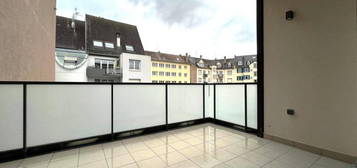 - EMPLACEMENT PREMIUM /PLACE DU MARCHE-T3 DUPLEX AU DERNIER ETAGE - PARKING