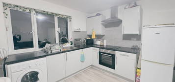 2 bed flat to rent