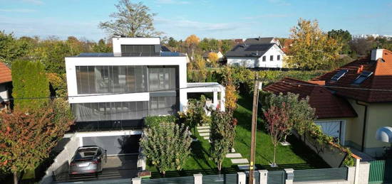 Exklusive Luxusvilla im Garden Quartier - an der Grenze zum 22. Bezirk - Provisionsfrei