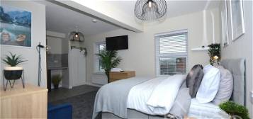 Room to rent in Albert Street, Newcastle-Under-Lyme ST5