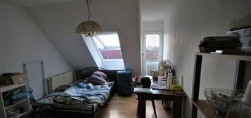 Wohnen in Uni-Nähe - 1-Zimmer-DG Wohnung im Storchennest