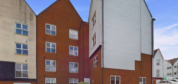 Flat for sale in Cloudeseley Close, Sidcup, Kent DA14