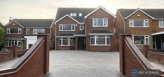 6 bedroom detached house