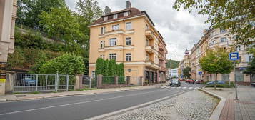 Byt 2+1, OV, 60 m2, 1. patro, celková rekonstrukce, balkon, zděné jádro, Karlovy Vary-Vítězná