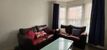 4 bed terraced house to rent