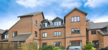 Flat for sale in Sadler Court, Winnersh RG41