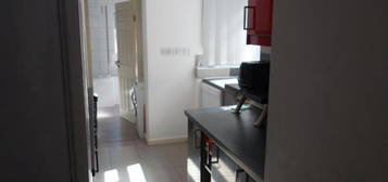 6 bedroom terraced house to rent