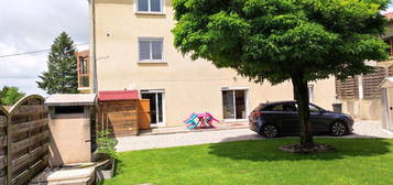 Grand T3 de 86 m² avec terrain clos arboré de 250 m²