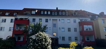 2-Zimmer Wohnung mit Einbauküche , Balkon und Gartennutzung !!!