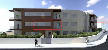 Apartamento T3, NOVO, com logradouro c/ 183 m²