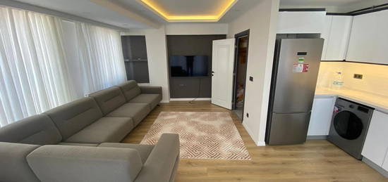 GAZOSMANPAA MEYDANA YAKIN SATILIK 150m2 DUBLEX DARE 2+2 VE 5.KATTA ASANSRL